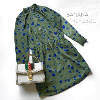 バナナリパブリック(Banana Republic)の美品 バナナリパブリック 膝丈ワンピース ミモレ丈 花柄 ボタニカル柄 グリーン(ひざ丈ワンピース)