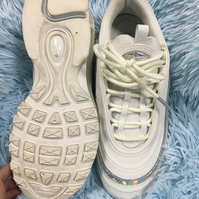 NIKE(ナイキ)のナイキ　エアマックス97 限定品！iridescent white レディースの靴/シューズ(スニーカー)の商品写真