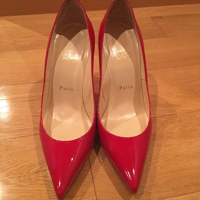 Christian Louboutin(クリスチャンルブタン)のルブタン エナメルパンプス 24cm美品 レディースの靴/シューズ(ハイヒール/パンプス)の商品写真