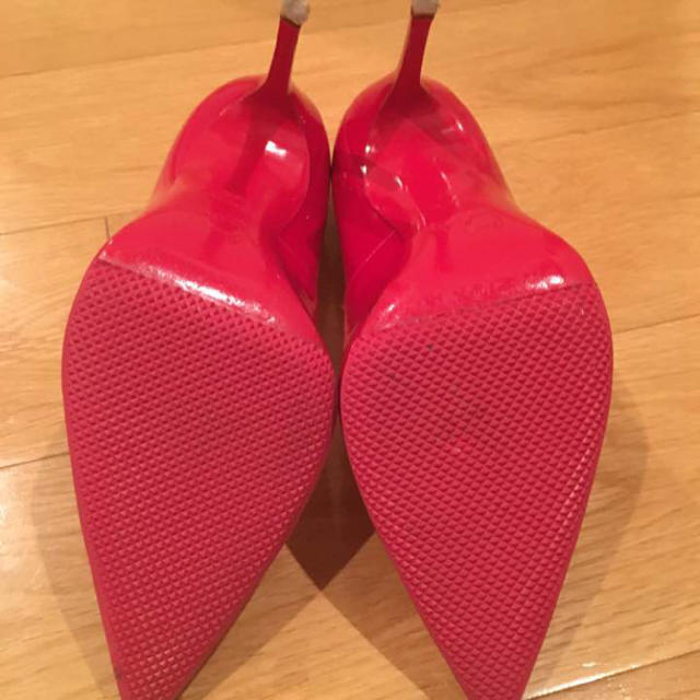 Christian Louboutin(クリスチャンルブタン)のルブタン エナメルパンプス 24cm美品 レディースの靴/シューズ(ハイヒール/パンプス)の商品写真