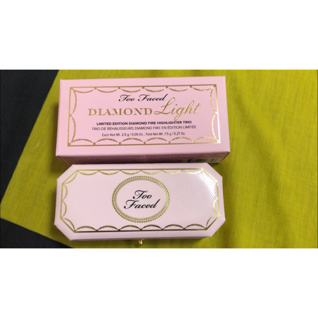 Too Faced(トゥフェイス)のToo Faced  マルチユース ハイライター トリオ  コスメ/美容のベースメイク/化粧品(フェイスパウダー)の商品写真