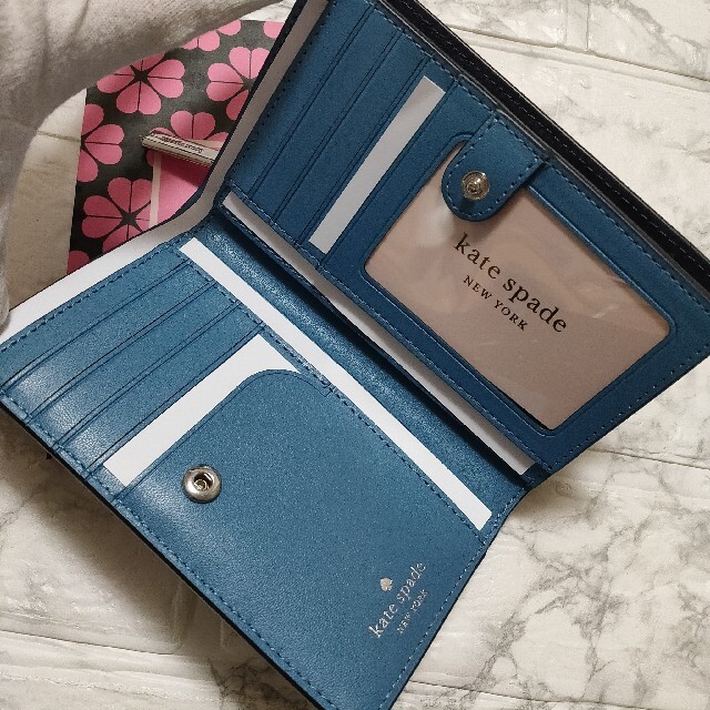 kate spade new york(ケイトスペードニューヨーク)の人気!! ケイトスペードニューヨーク 二つ折り ウォレット 財布 ネイビー 青 レディースのファッション小物(財布)の商品写真