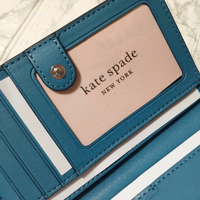 kate spade new york(ケイトスペードニューヨーク)の人気!! ケイトスペードニューヨーク 二つ折り ウォレット 財布 ネイビー 青 レディースのファッション小物(財布)の商品写真