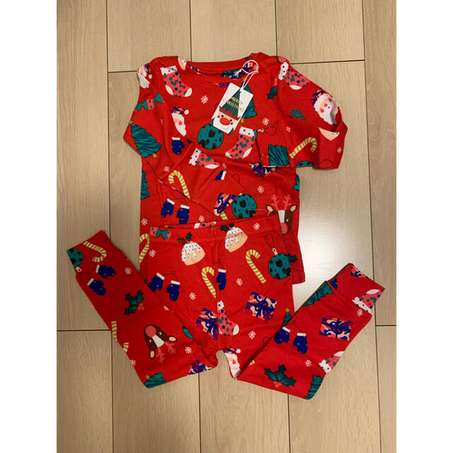 NEXT(ネクスト)のnext ベビー　サンタさんパジャマ　2〜3歳 キッズ/ベビー/マタニティのキッズ服男の子用(90cm~)(パジャマ)の商品写真