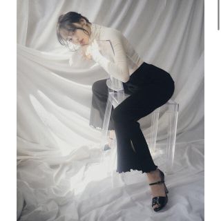 スナイデル(SNIDEL)の中村里砂　PHILOSOPHIA SLIT RIB FLARE PANTS(カジュアルパンツ)