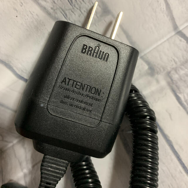 BRAUN(ブラウン)のブラウン電源コード(BRAUN 9090CC) Series9 スマホ/家電/カメラの美容/健康(メンズシェーバー)の商品写真