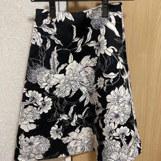 エイチアンドエム(H&M)の花柄スカート　美品(ひざ丈スカート)