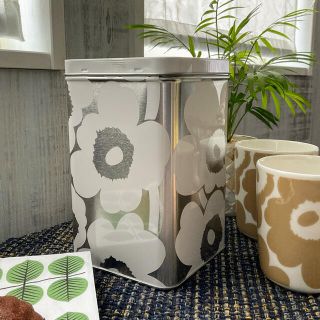 マリメッコ(marimekko)の【MARIMEKKO】 マリメッコ TIN BOX BOX缶 ウニッコ(インテリア雑貨)