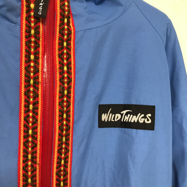 WILDTHINGS(ワイルドシングス)のワイルドシングルス　ビーバー　チロリアンテープ付き　ナイロンフードジャケット メンズのジャケット/アウター(ブルゾン)の商品写真