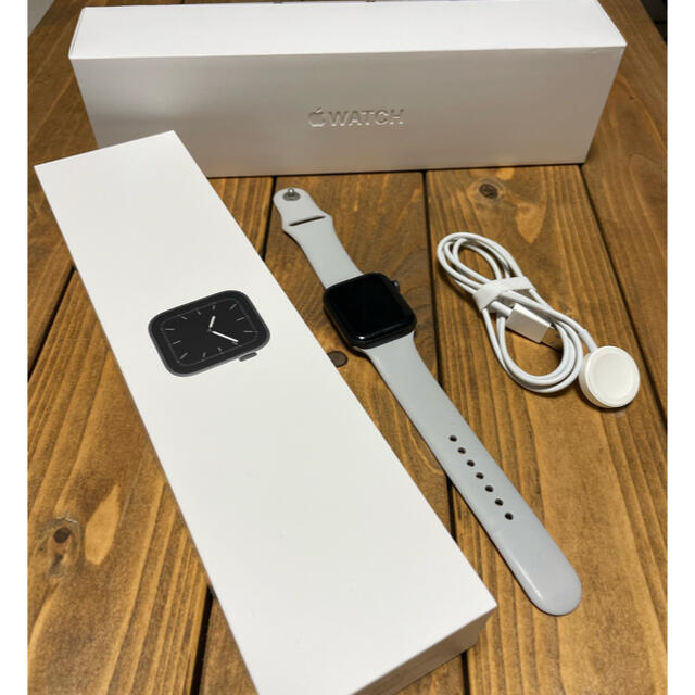 Apple - Apple Watch series5 44mm GPS スペースグレーの通販 by ちょこぼ's shop｜アップルウォッチならラクマ Watch 人気超激得