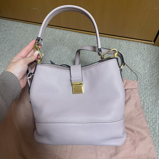 miumiu(ミュウミュウ)のmiumiu マドラス レディースのバッグ(ショルダーバッグ)の商品写真