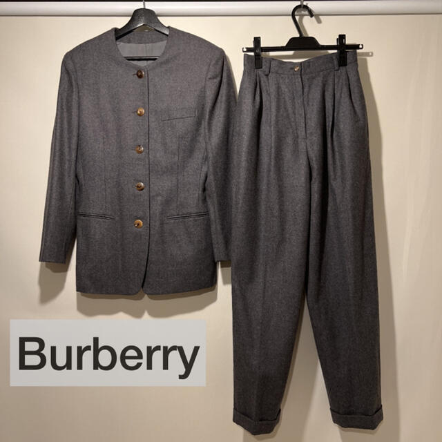 BURBERRY(バーバリー)の美品　バーバリー　セットアップ　ジャケット　パンツ　フォーマル　卒業　卒園　入学 レディースのフォーマル/ドレス(スーツ)の商品写真