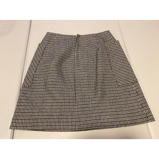 IENA(イエナ)のイエナ　チェック台形スカート  ベージュ　36サイズ レディースのスカート(ひざ丈スカート)の商品写真