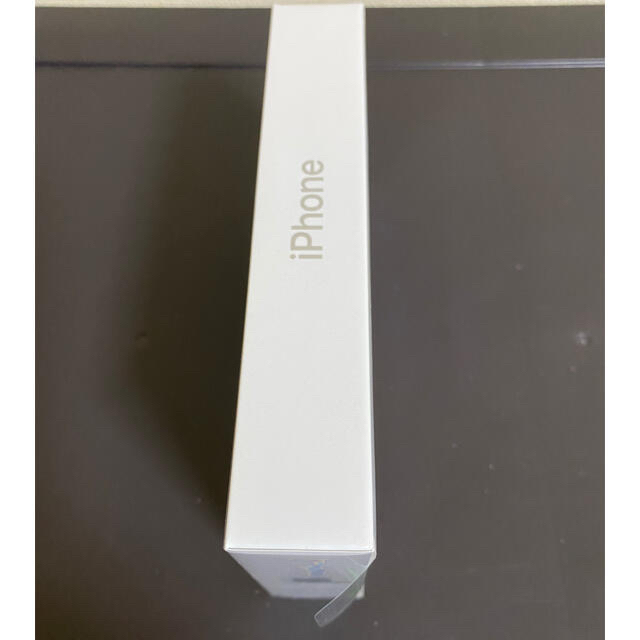 iPhone(アイフォーン)の【未開封品】iPhoneSE 128GB 第ニ世代【ホワイト】 スマホ/家電/カメラのスマートフォン/携帯電話(スマートフォン本体)の商品写真