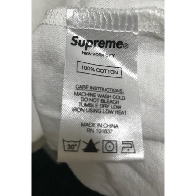 Supreme(シュプリーム)のシュプリーム　スモールロゴ　ロンt メンズのトップス(Tシャツ/カットソー(七分/長袖))の商品写真