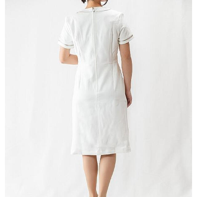 MICHEL KLEIN(ミッシェルクラン)の【新品】エステ制服　ミッシェルクラン　★サイズM  ◉色：オフホワイト レディースのワンピース(ひざ丈ワンピース)の商品写真