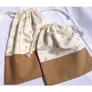 巾着袋　白ゴールド星柄　moca beige ハンドメイド＊マカベビ(ポーチ)