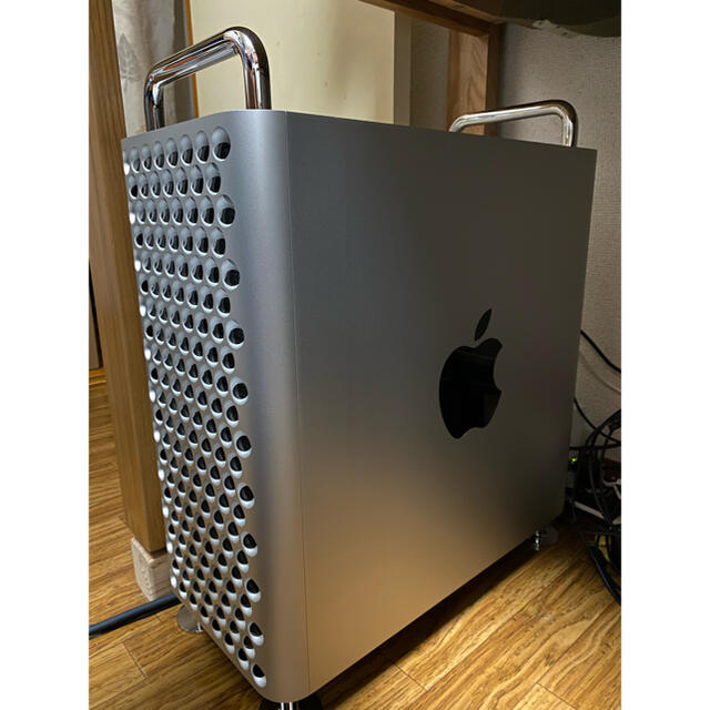 Apple(アップル)のMac Pro 2019 Xeon 16Core メモリ48GB SSD2TB  スマホ/家電/カメラのPC/タブレット(デスクトップ型PC)の商品写真