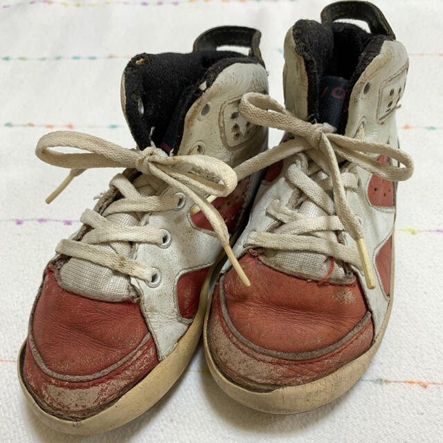 NIKE(ナイキ)のナイキ ベビージョーダン6 カーマイン オリジナル 8インチ キッズ/ベビー/マタニティのベビー靴/シューズ(~14cm)(スニーカー)の商品写真