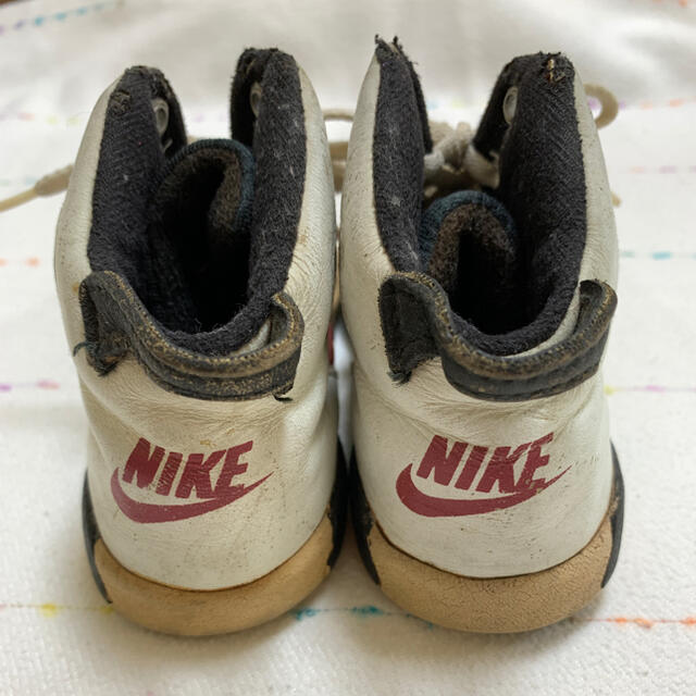 NIKE(ナイキ)のナイキ ベビージョーダン6 カーマイン オリジナル 8インチ キッズ/ベビー/マタニティのベビー靴/シューズ(~14cm)(スニーカー)の商品写真