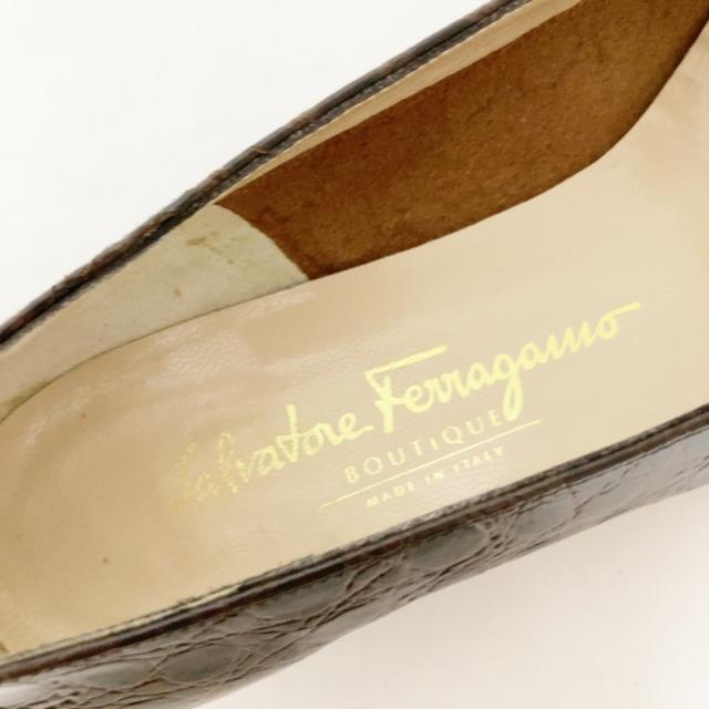 Salvatore Ferragamo(サルヴァトーレフェラガモ)のサルバトーレフェラガモ パンプス 7 1/2D - レディースの靴/シューズ(ハイヒール/パンプス)の商品写真