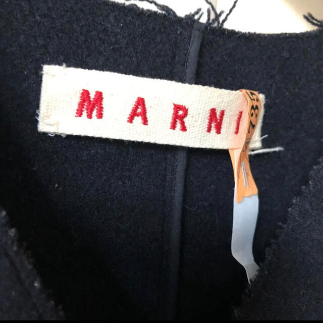 Marni(マルニ)の最終値下げ！MARNI カットオフ加工ノーカラーコート レディースのジャケット/アウター(ロングコート)の商品写真