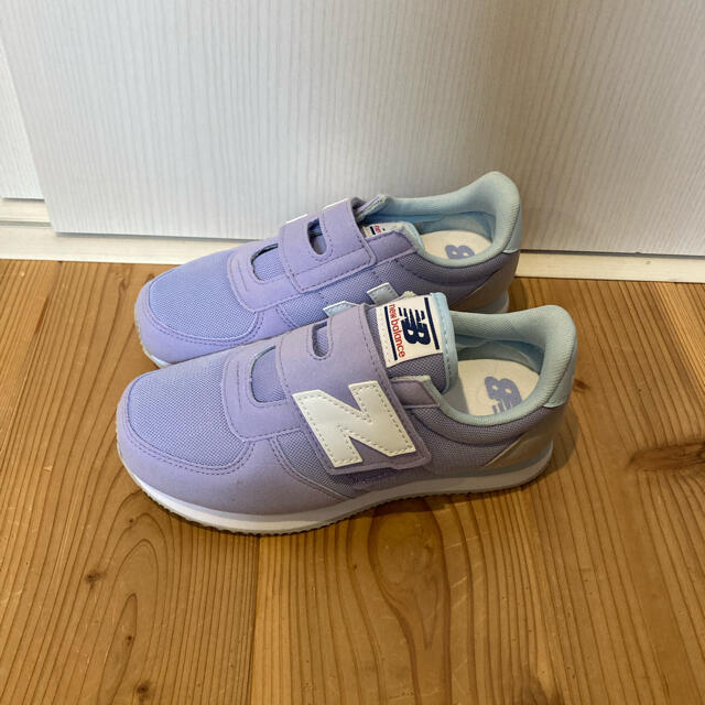 New Balance(ニューバランス)の【新品】　ニューバランス　21cm パープル×ブルー キッズ/ベビー/マタニティのキッズ靴/シューズ(15cm~)(スニーカー)の商品写真