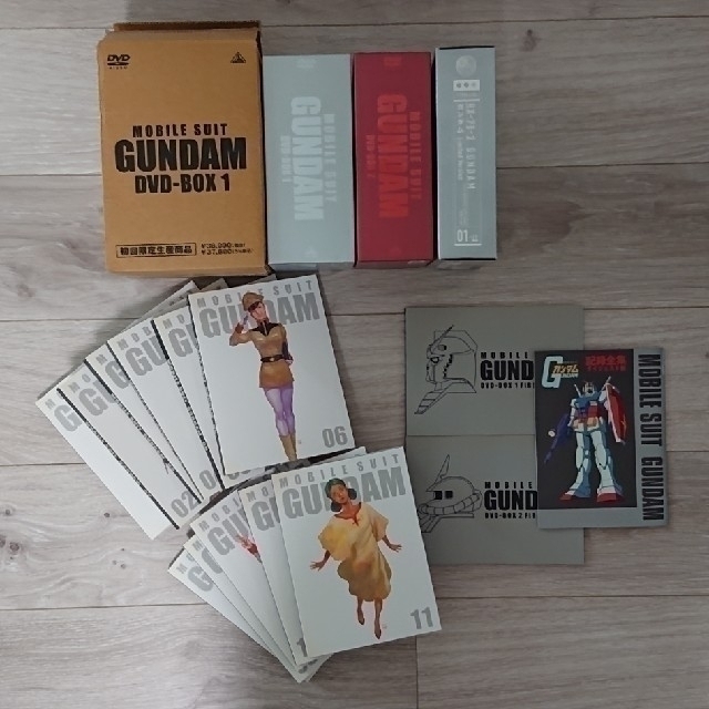 機動戦士ガンダム   DVD-BOX Ⅰ・Ⅱ  初回限定生産  フィギュア付き