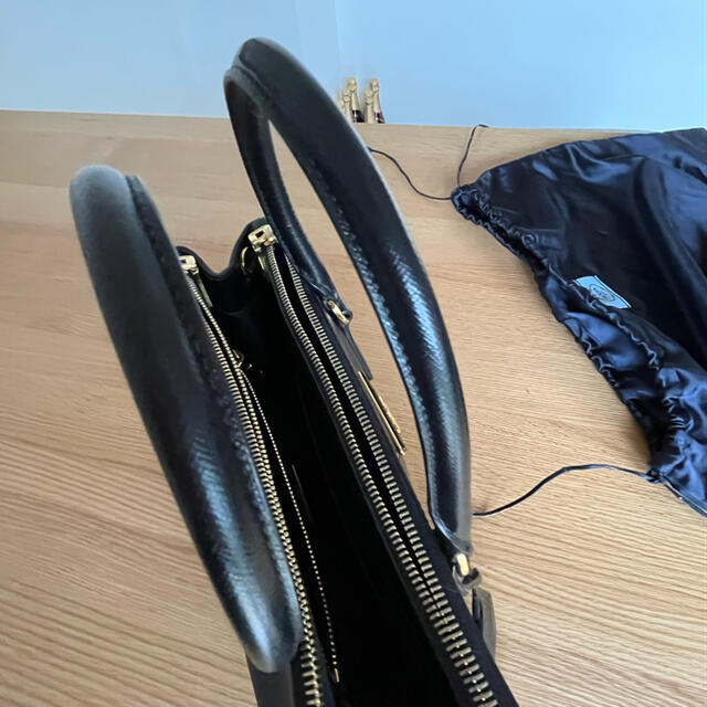 PRADA サフィアーノレザー ミディアムバッグ 美品の通販 by saku|プラダならラクマ - PRADA プラダ ガレリア 低価お得