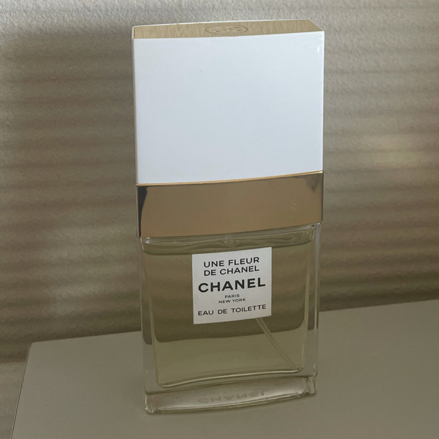 香水(女性用)UNE FLEUR DE CHANEL