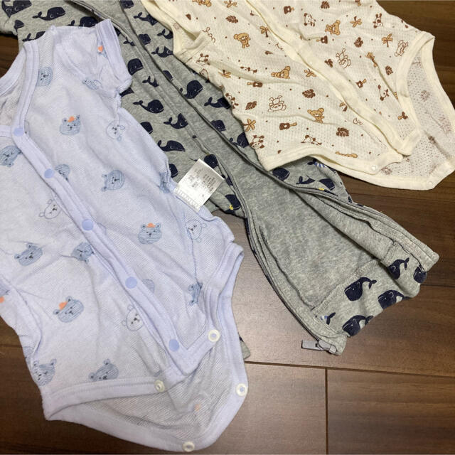 babyGAP(ベビーギャップ)のBaby GAP クジラ　ロンパース　60 キッズ/ベビー/マタニティのベビー服(~85cm)(ロンパース)の商品写真