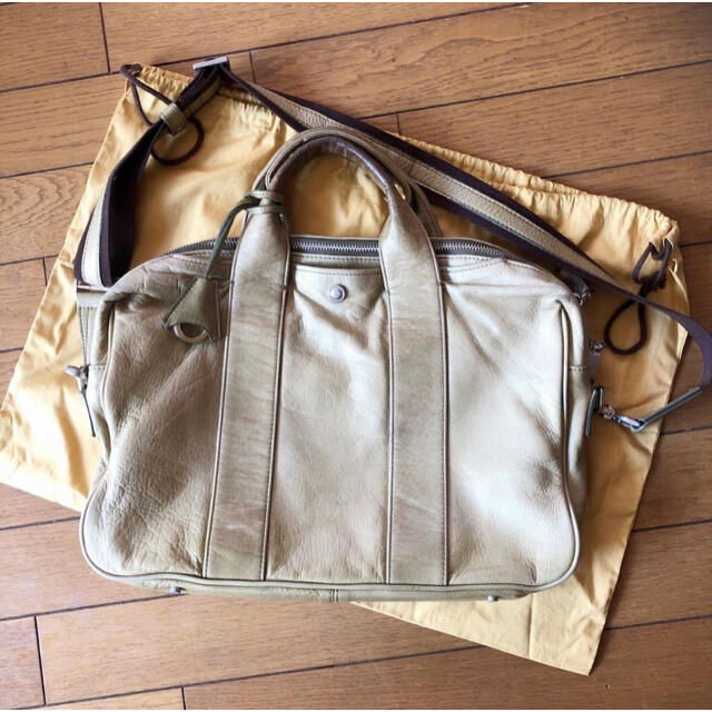 aniary(アニアリ)のuaniaryアニアリ ブリーフケース ビジネスバッグハンドバッグ オフホワイト メンズのバッグ(ビジネスバッグ)の商品写真