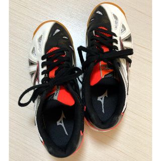 ミズノ(MIZUNO)の⭐️美品⭐️ミズノ卓球シューズ 🧡WAVE MEDAL 5［23.0cm］(卓球)