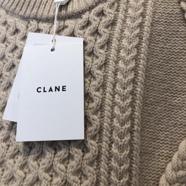 【CLANE(クラネ)】3Dケーブルスリットニットベスト  レディースのトップス(ニット/セーター)の商品写真