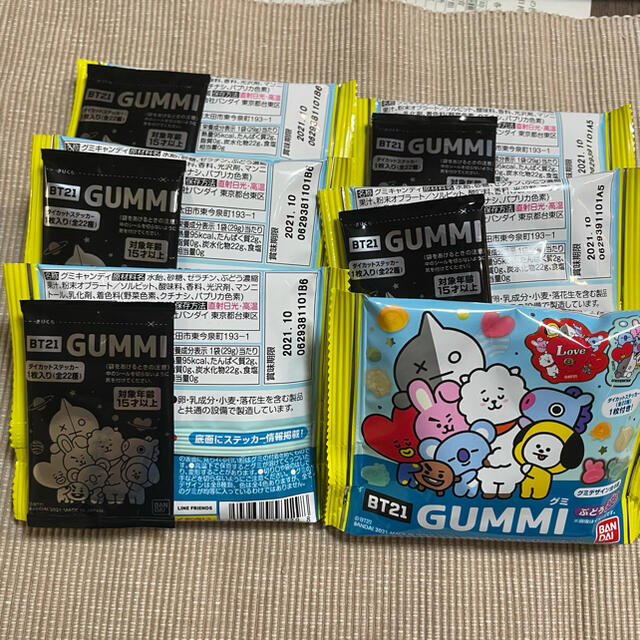 防弾少年団(BTS)(ボウダンショウネンダン)のbt21 ステッカー付きグミ　6個　未開封 食品/飲料/酒の食品(菓子/デザート)の商品写真