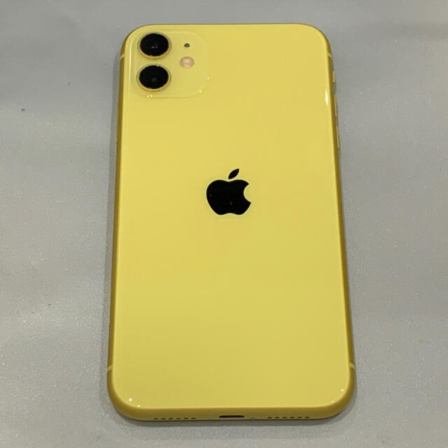 美品 iPhone11 64GB MWLW2J/A Yellow スマホ/家電/カメラのスマートフォン/携帯電話(スマートフォン本体)の商品写真