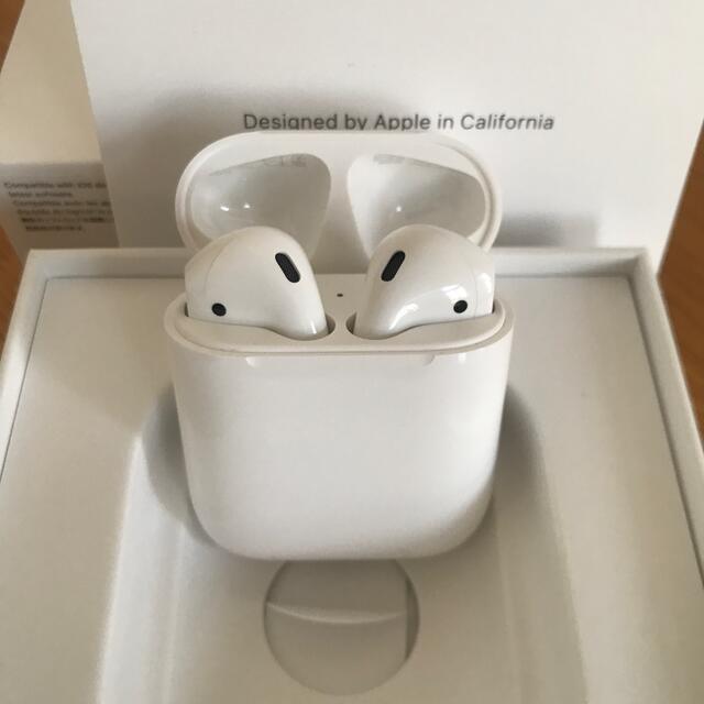 Apple(アップル)の【専用】AirPods 第二世代 スマホ/家電/カメラのオーディオ機器(ヘッドフォン/イヤフォン)の商品写真