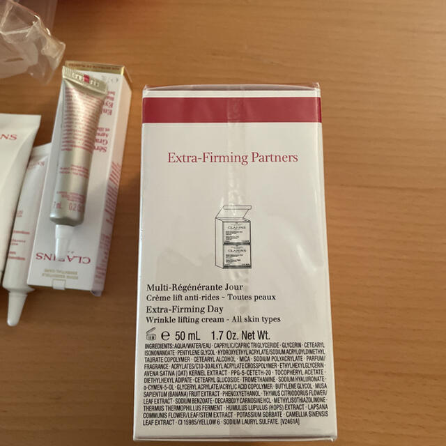 CLARINS(クラランス)の【専用】クラランス コスメ/美容のキット/セット(サンプル/トライアルキット)の商品写真