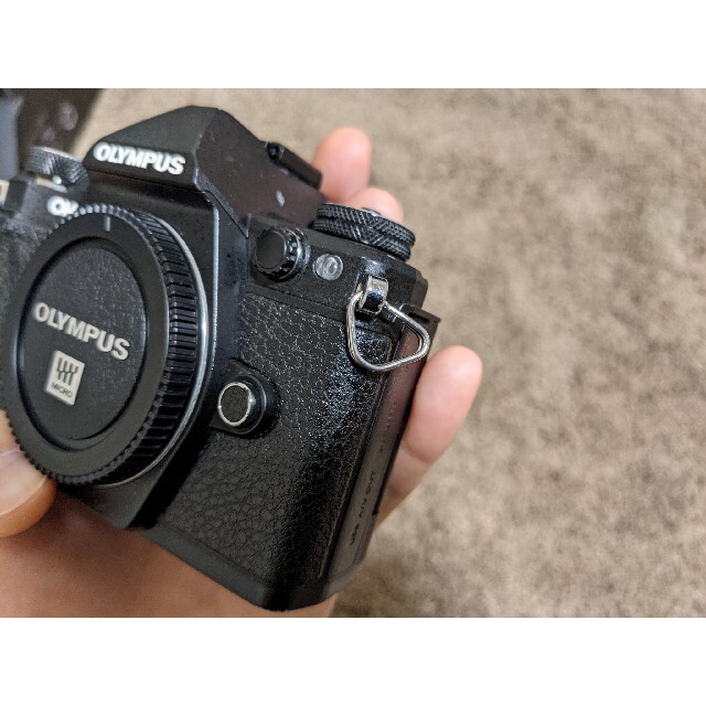 OLYMPUS(オリンパス)のom-d e-m5 mark ii　本体、付属品あり スマホ/家電/カメラのカメラ(ミラーレス一眼)の商品写真