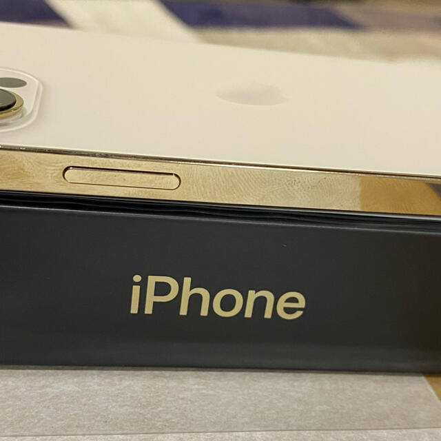 iPhone(アイフォーン)のiPhone 12 Pro Max ゴールド 128 GB SIMフリー スマホ/家電/カメラのスマートフォン/携帯電話(スマートフォン本体)の商品写真