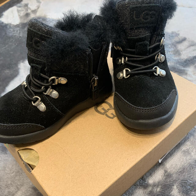 UGG(アグ)のugg 14.5センチ　ブーツ キッズ/ベビー/マタニティのベビー靴/シューズ(~14cm)(ブーツ)の商品写真