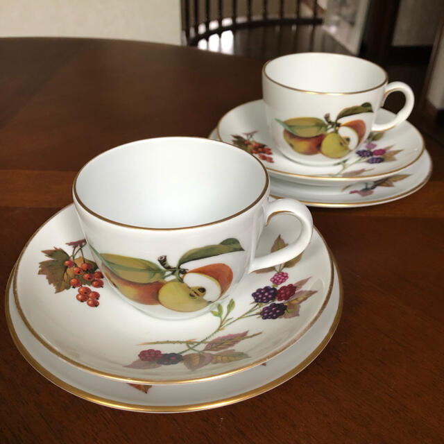 Royal Worcester(ロイヤルウースター)の【美品】ロイヤルウースター★イヴシャム★トリオ　ペア インテリア/住まい/日用品のキッチン/食器(食器)の商品写真