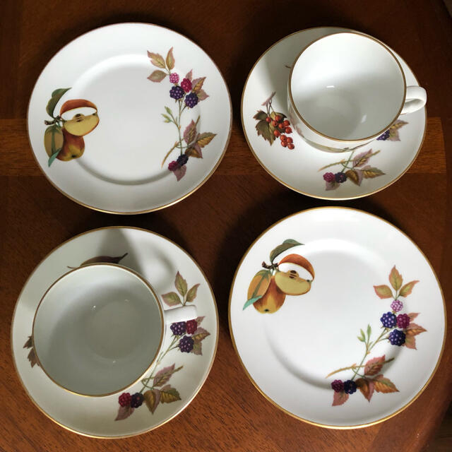 Royal Worcester(ロイヤルウースター)の【美品】ロイヤルウースター★イヴシャム★トリオ　ペア インテリア/住まい/日用品のキッチン/食器(食器)の商品写真