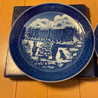 ロイヤルコペンハーゲン(ROYAL COPENHAGEN)のロイヤルコペンハーゲン　イヤープレート　クリスマス限定　2004年　（本体のみ）(置物)