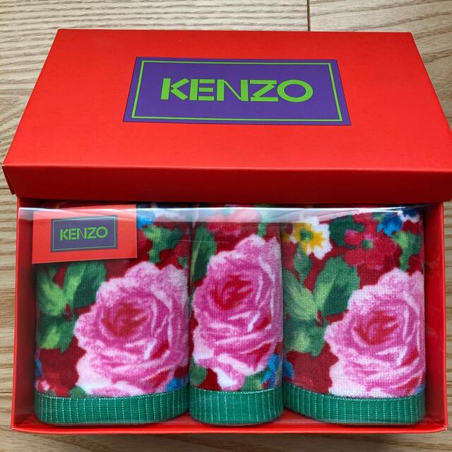 KENZO(ケンゾー)のKENZOタオルセット インテリア/住まい/日用品の日用品/生活雑貨/旅行(タオル/バス用品)の商品写真