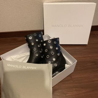 マノロブラニク(MANOLO BLAHNIK)の新品未使用！マノロブラニク　スタッズ⭐︎ブーツ　2021aw⭐︎(ブーツ)