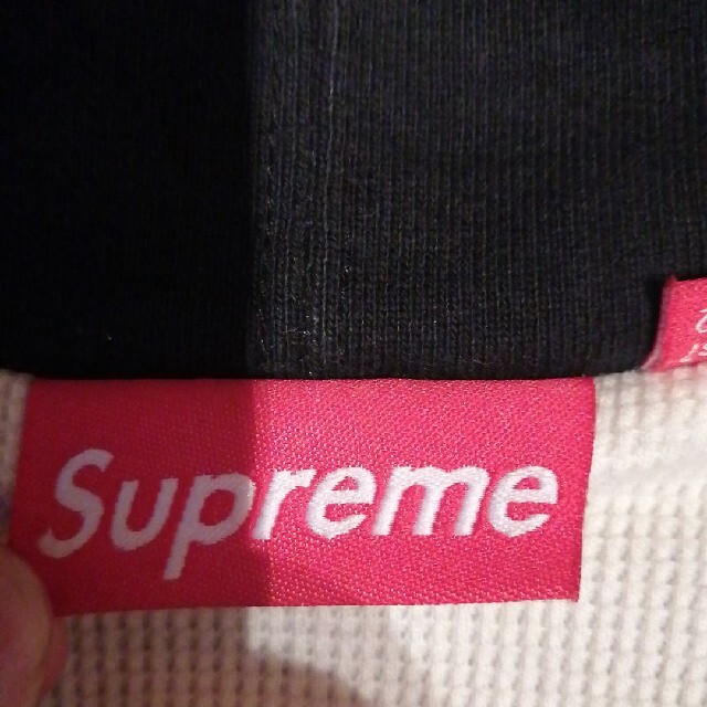 Supreme(シュプリーム)の【フードロゴ　ゆるだぼ】SUPREMEパーカー　ブラックアイパッチ　STUSSY メンズのトップス(パーカー)の商品写真