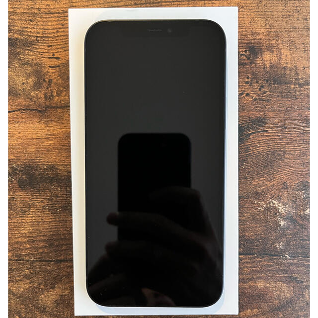 Apple(アップル)のiPhone12 64GB ブラック スマホ/家電/カメラのスマートフォン/携帯電話(スマートフォン本体)の商品写真