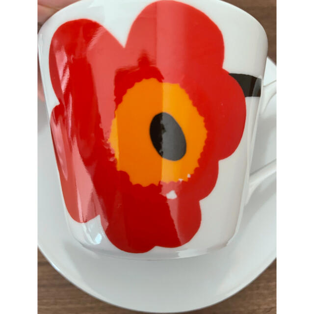 marimekko(マリメッコ)のmarimekko　マリメッコ　ウニッコ　カップ&ソーサー　2客セット インテリア/住まい/日用品のキッチン/食器(グラス/カップ)の商品写真