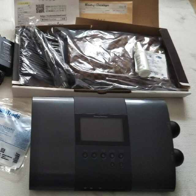 RICOH - リッコー ボディデザイン EMS 高周波 未使用パッド5付き RICOH - リッコー ボディデザイン EMS 高周波 未使用パッド5付き
